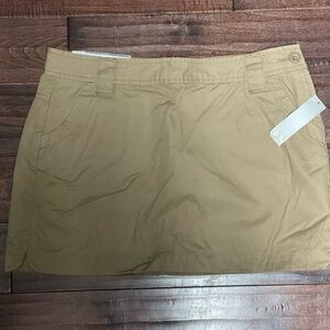 NWT khaki Old Navy  Mini Skirt~ side zipper / button closure Women size 2